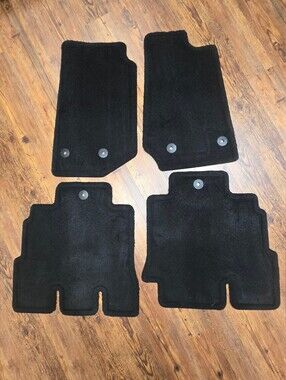 Mopar 2017 Jeep Sahara carpeted mats 4 black never used pristine